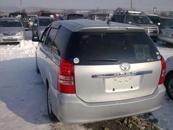 2005 Toyota Wish Photos