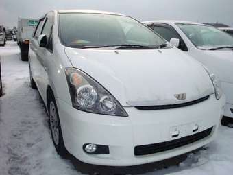 2005 Toyota Wish Pictures