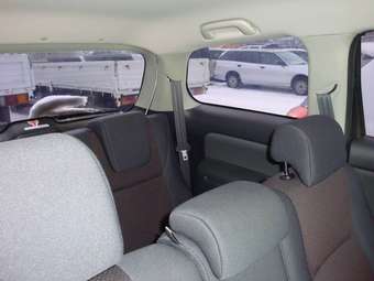 2005 Toyota Wish Images