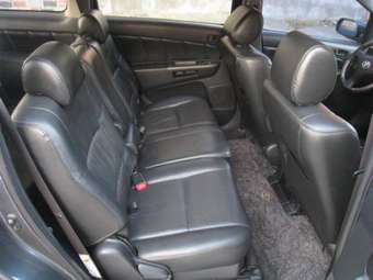 2005 Toyota Wish Pictures