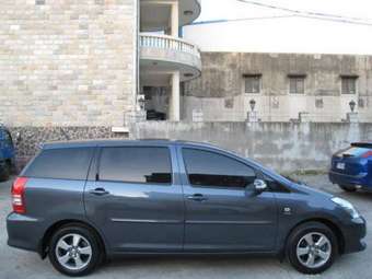 2005 Toyota Wish Pictures