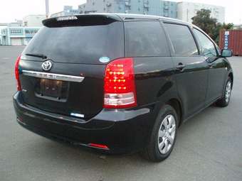 2005 Toyota Wish Photos