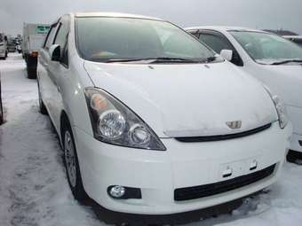 2005 Toyota Wish Photos