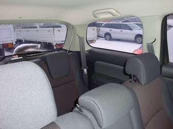 2005 Toyota Wish Pictures