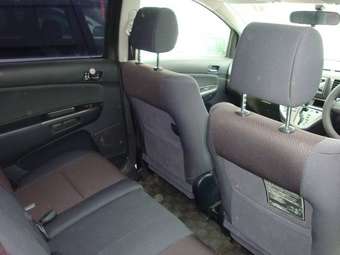 2005 Toyota Wish Pics