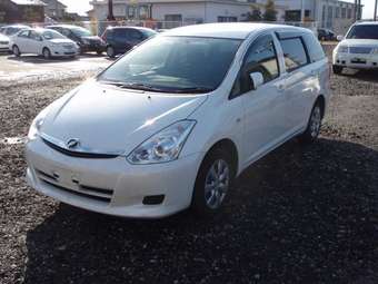 2005 Toyota Wish Pictures