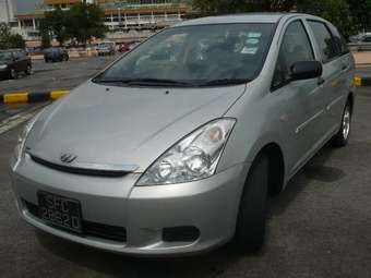 2005 Toyota Wish Pictures