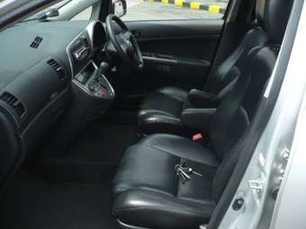 2005 Toyota Wish Pictures