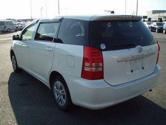 2005 Toyota Wish Pictures