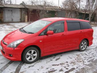 2005 Toyota Wish Photos