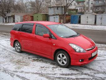 2005 Toyota Wish Images