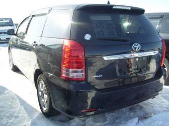 2005 Toyota Wish Pics