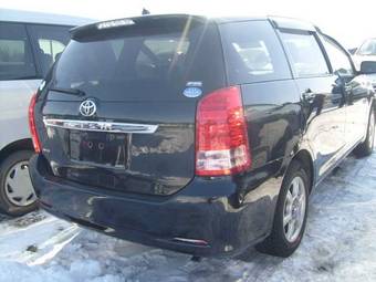 2005 Toyota Wish Pictures