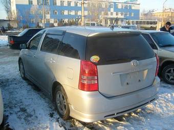 2005 Toyota Wish Pictures