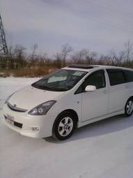 2005 Toyota Wish Photos