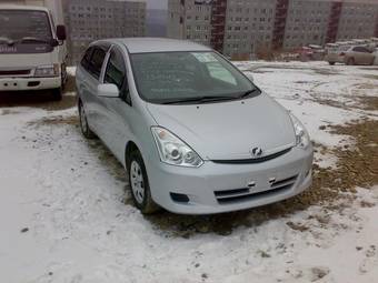 2005 Toyota Wish Pics
