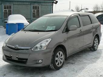 2005 Toyota Wish Pictures