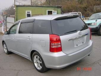 2005 Toyota Wish Pics