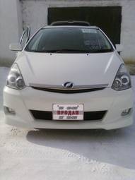 2005 Toyota Wish Pictures