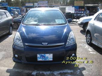 2005 Toyota Wish Pics