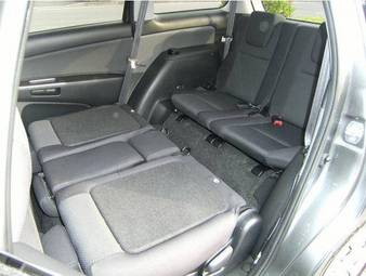 2005 Toyota Wish Photos