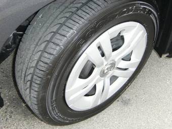2005 Toyota Wish Pictures
