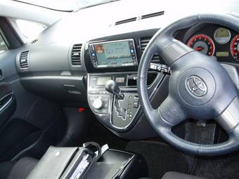 2005 Toyota Wish Pictures