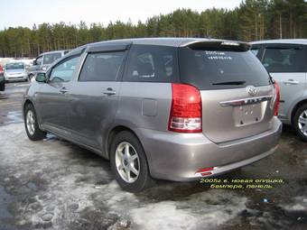 2005 Toyota Wish Pictures