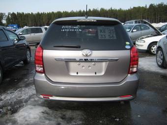 2005 Toyota Wish Photos