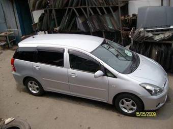 2005 Toyota Wish Pictures