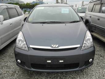 2005 Toyota Wish Pictures