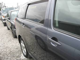 2005 Toyota Wish Pictures