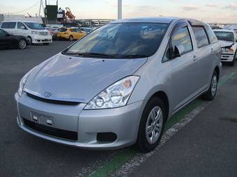 2005 Toyota Wish Pictures