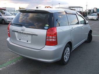 2005 Toyota Wish Pictures