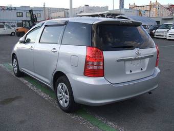 2005 Toyota Wish Photos