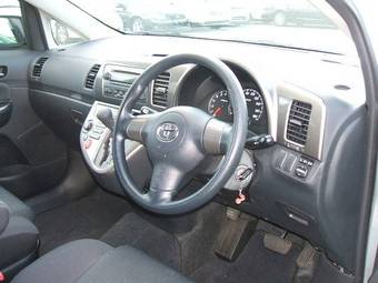 2005 Toyota Wish Photos