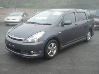 2005 Toyota Wish Photos