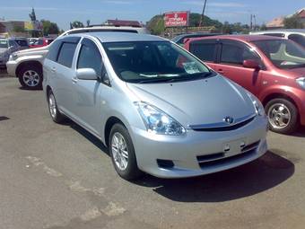 2005 Toyota Wish Pictures