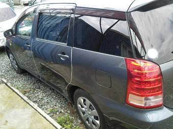 2005 Toyota Wish Pictures