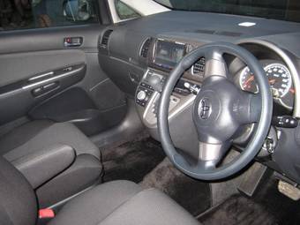 2005 Toyota Wish Pictures