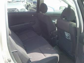 2005 Toyota Wish Pics