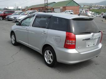 2005 Toyota Wish Photos