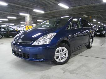 2005 Toyota Wish Photos