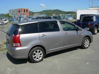 2005 Toyota Wish Pictures