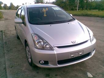 2005 Toyota Wish Pictures