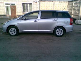 2005 Toyota Wish Photos