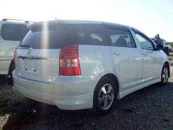 2005 Toyota Wish Pictures