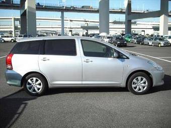 2006 Toyota Wish Photos