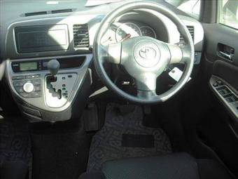 2006 Toyota Wish Pictures