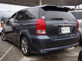 2006 Toyota Wish Photos